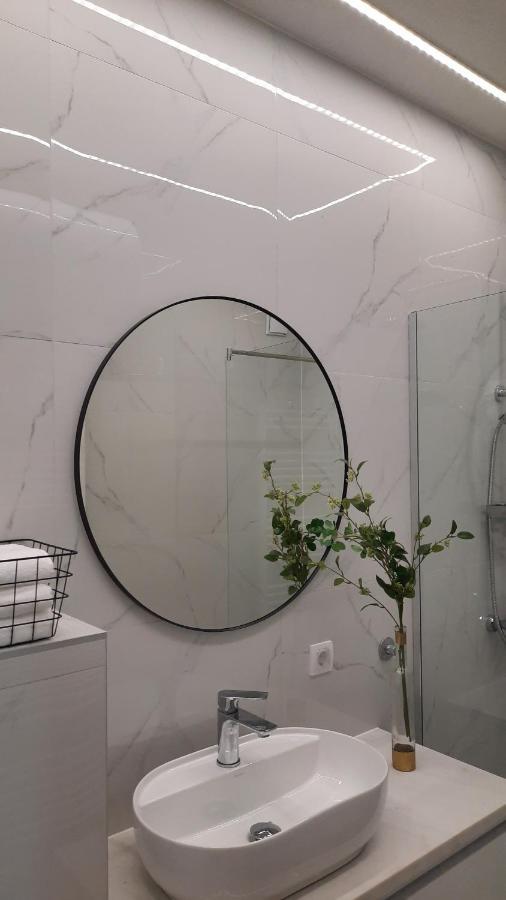 Nina Studio Apartment Бієліна Екстер'єр фото